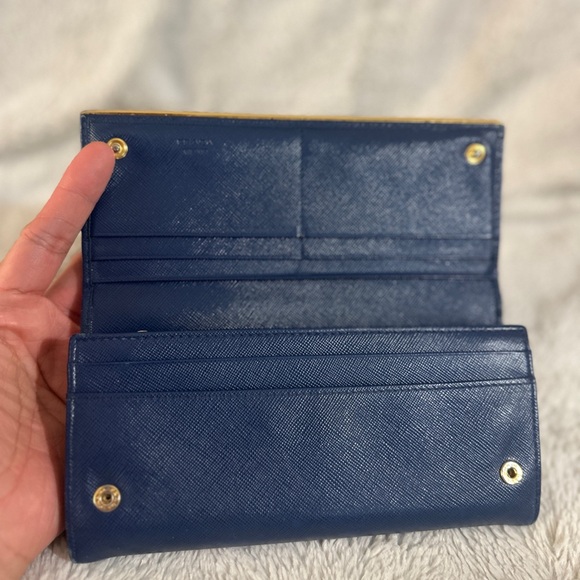 🌷🌷GUC❗️❗️Prada long wallet🌸💎 Good Condition 👍 - Picture 8 of 9